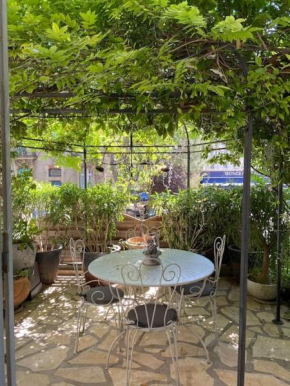 Villa avec piscine en plein cœur de ville